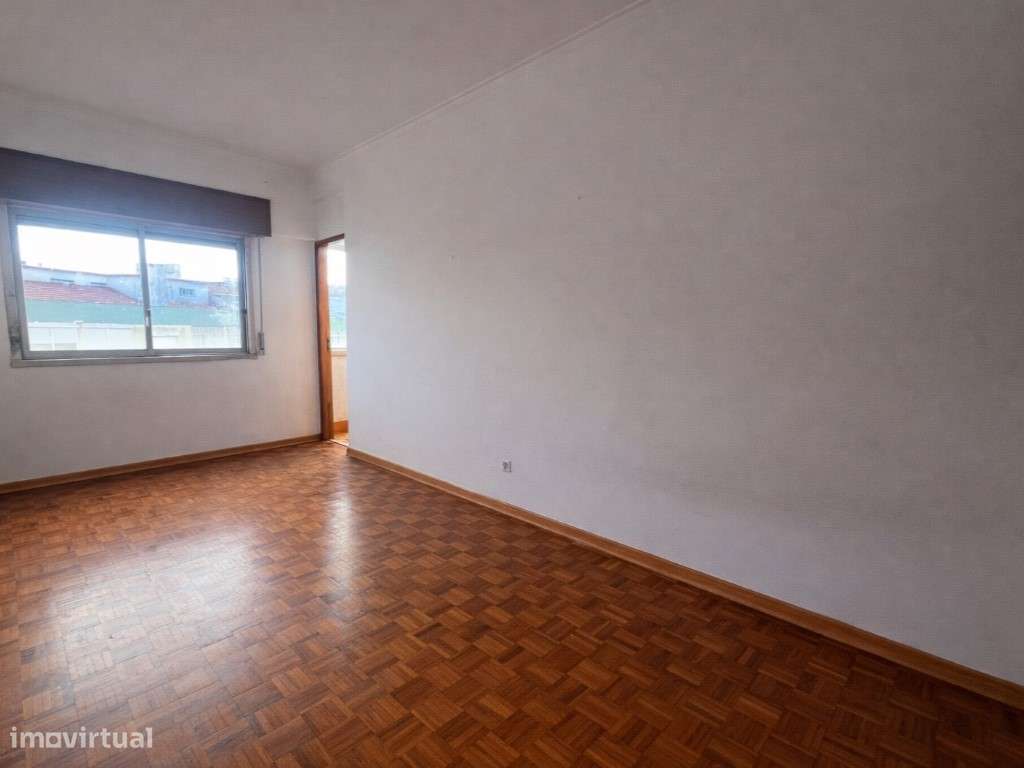 Apartamento T3 com Marquises-12