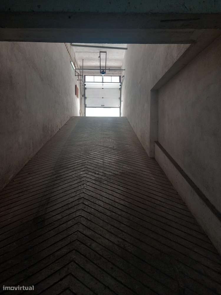 Garagem / Box (Arrendar) - Centro do Barreiro - Grande imagem: 4/4