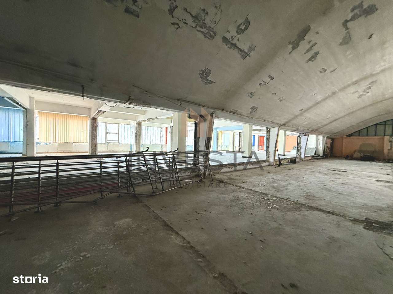 Spatiu generos 1050 mp open space, etaj 2,nefinisat, zona 21 Decembrie - Imagine principală: 4/8