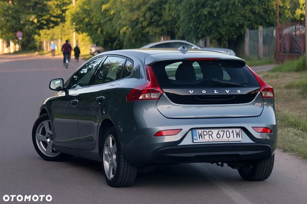 Volvo V40 D2 Summum - 9