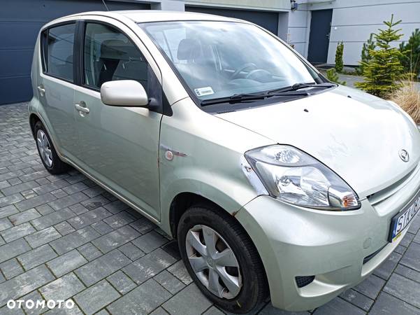 Daihatsu Sirion 1.0 - 7