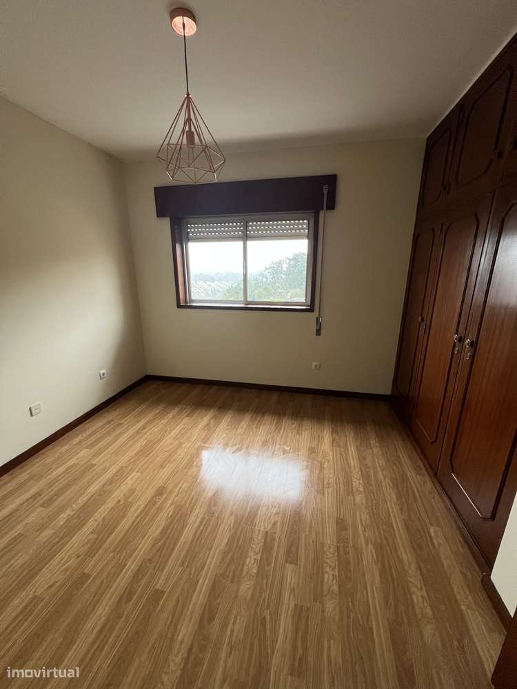 T1 c/Varanda-Campanhã-a 200m do Jardim do Corujeira - Grande imagem: 4/8