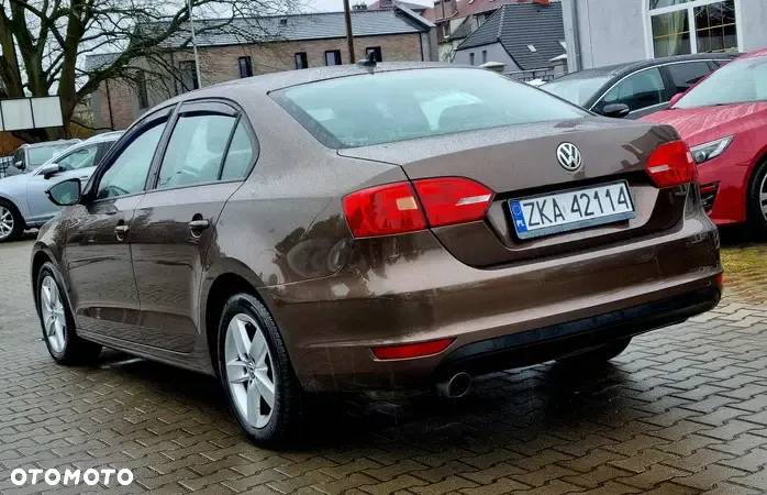 Volkswagen Jetta 1.2 TSI Comfortline - 7