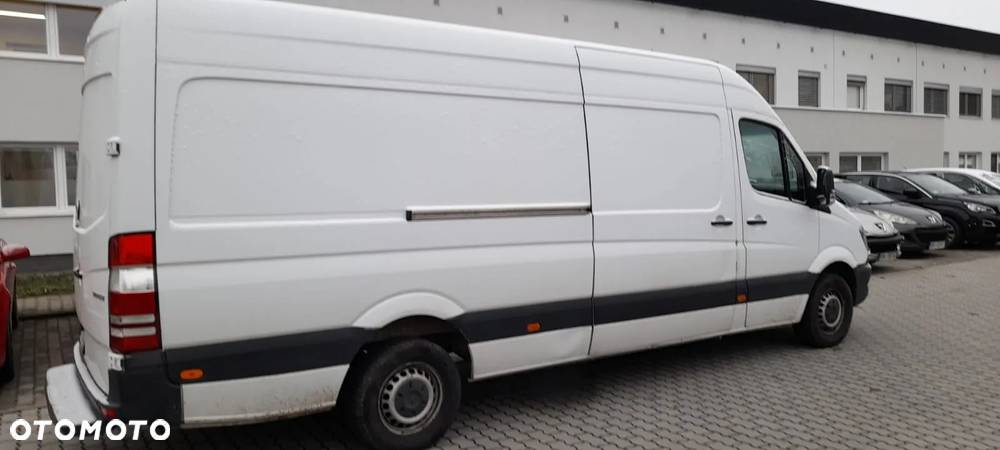 Mercedes-Benz Sprinter - 2