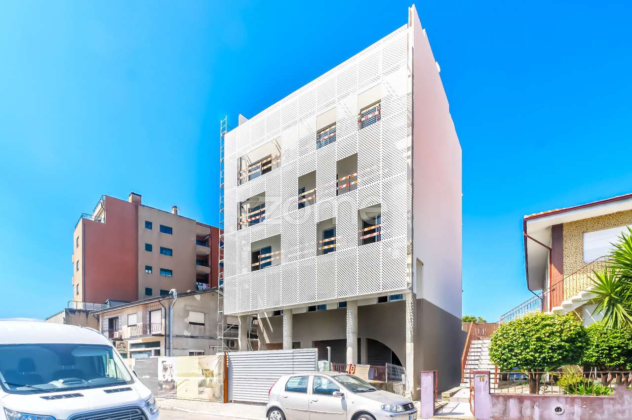 T2 com varanda e lugar de garagem, centro Paços de Ferreira - Grande imagem: 2/34