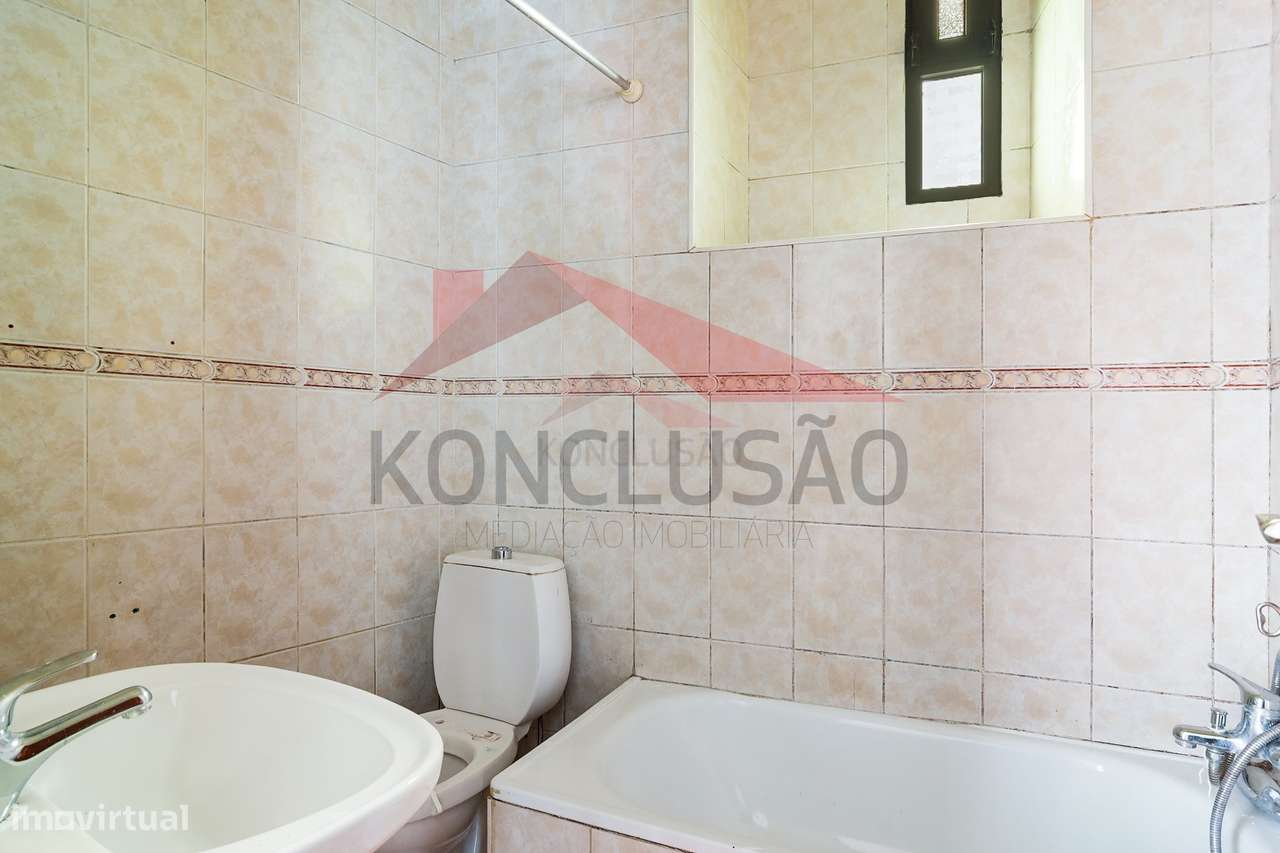 Apartamento em zona histórica de Lisboa-27