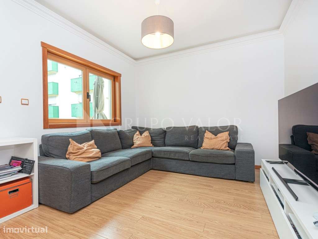 Apartamento T2 com terraço e lugar de parqueamento - Rio de Mouro - Grande imagem: 3/22