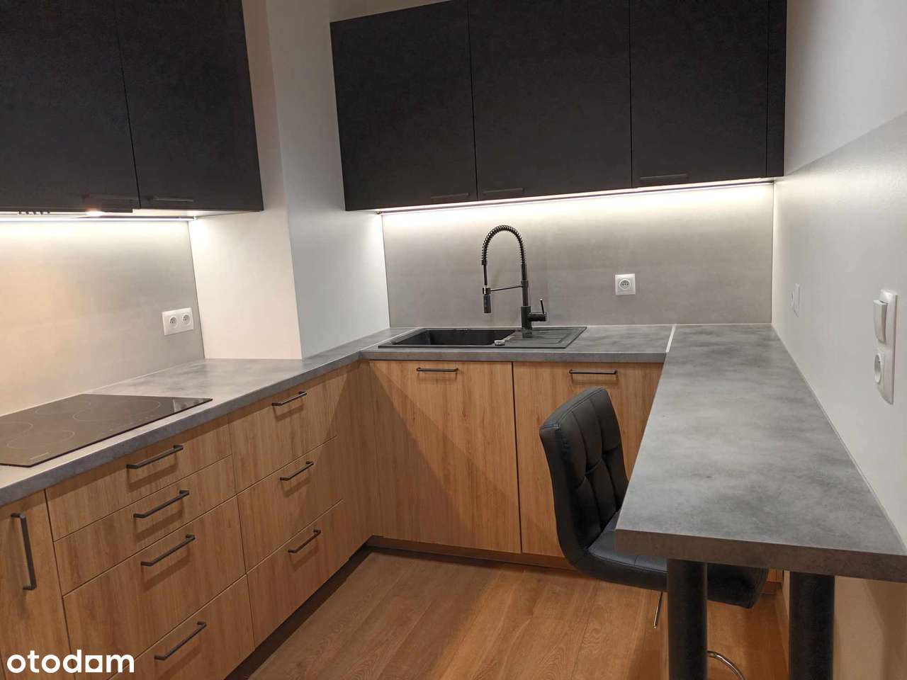 40 m2 - parking - balkon - sypialnia i salon z kuchnią - do wejścia - Pełny obrazek: 3/19