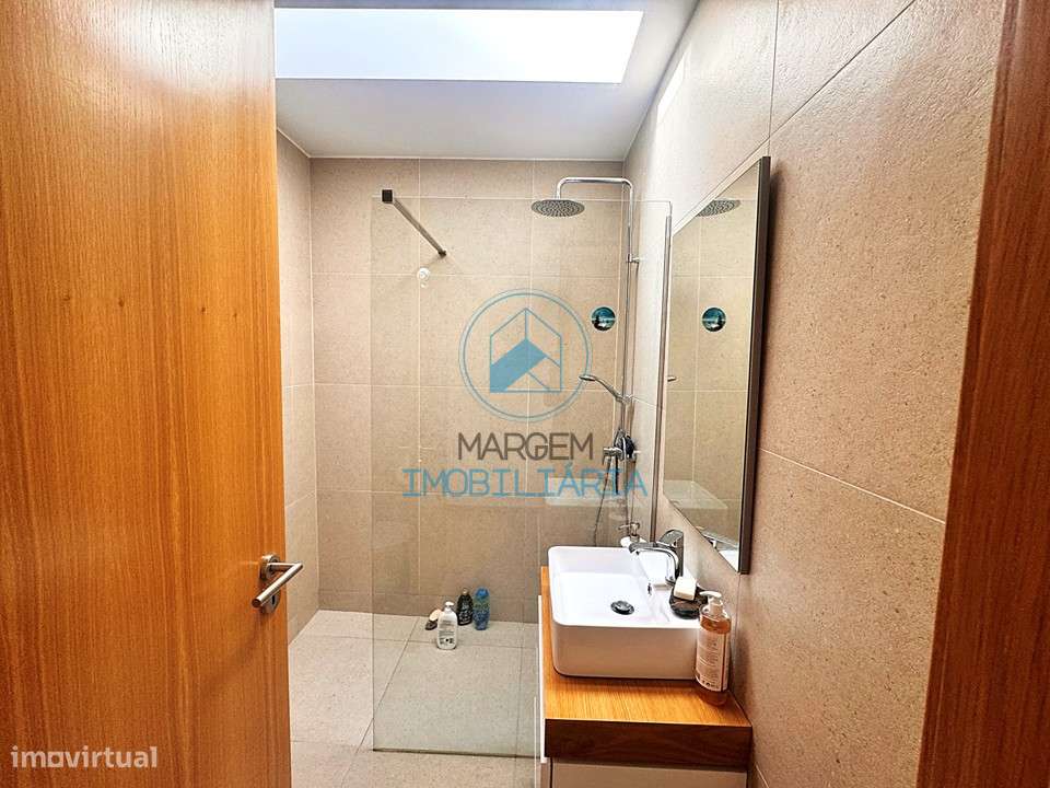 Moradia térrea T4, no Louro, com jardim, garagem e AC - Grande imagem: 5/38