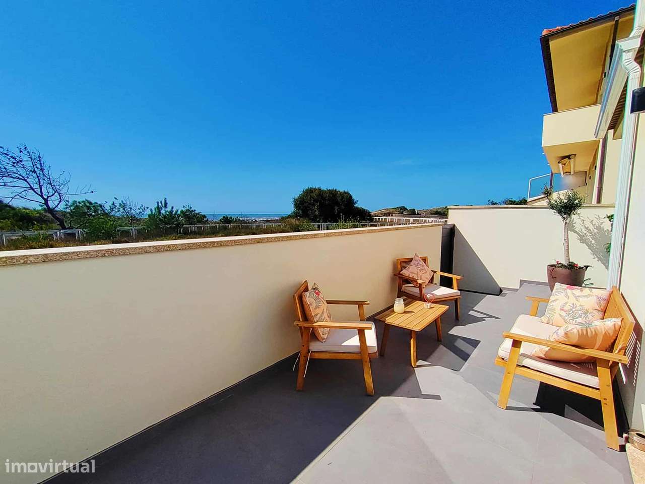 Moradia T3 em Primeira Linha de Mar em Cepães, Esposende-12