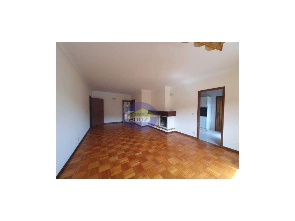 Apartamento T2 em Oliveira do Douro - Grande imagem: 3/16