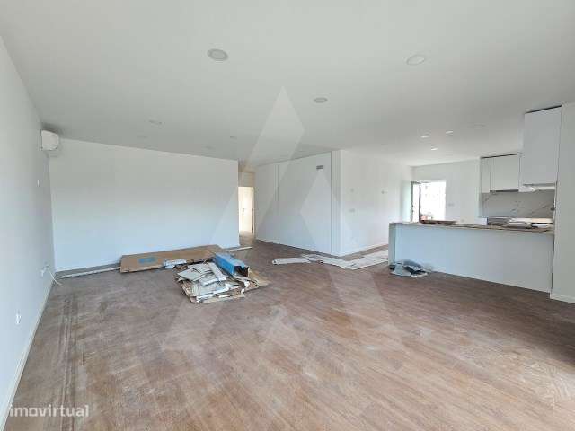 Moradia T3+1 térrea em construção situada na Quinta do Loureiro - Grande imagem: 4/21