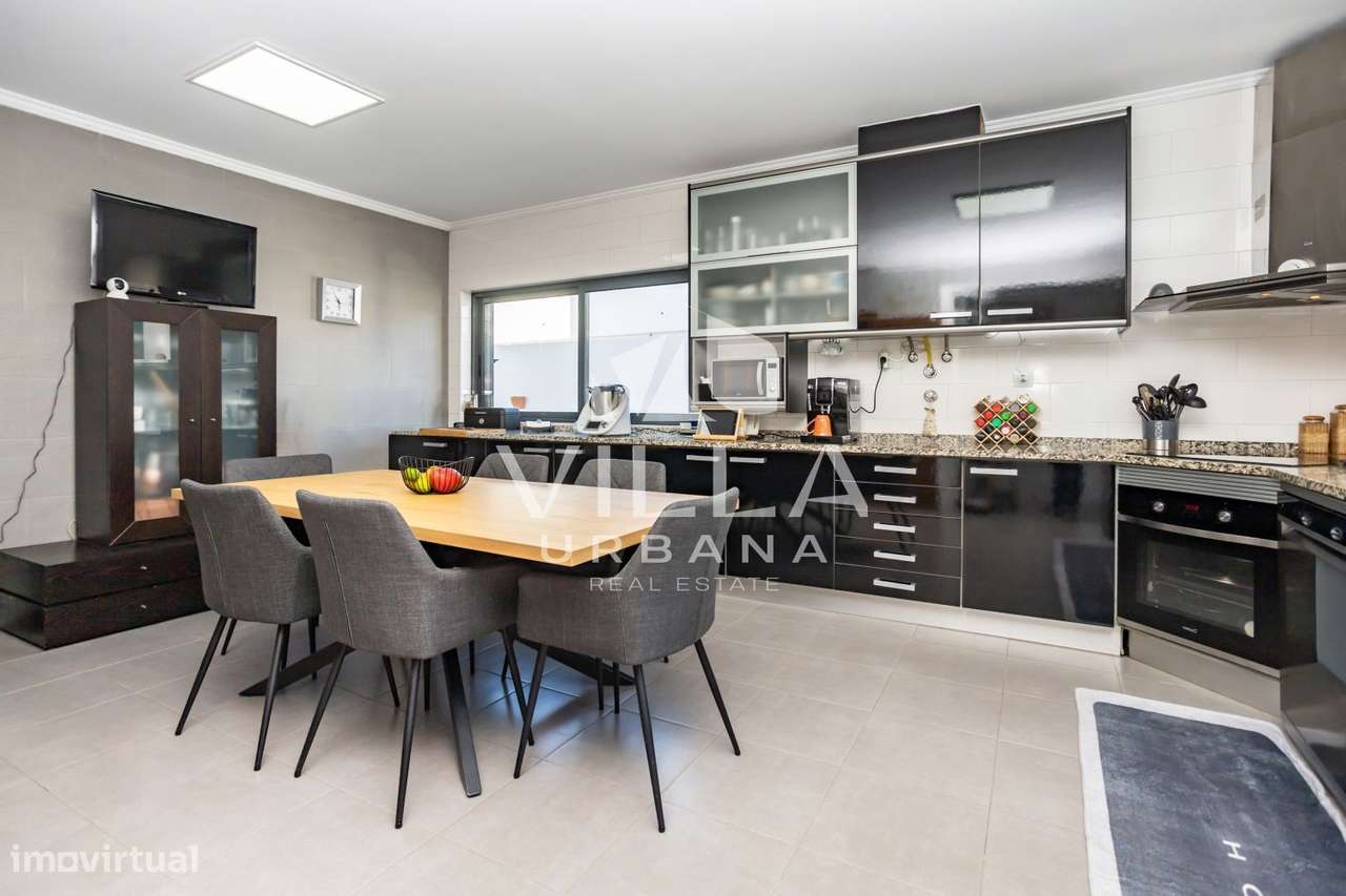 Moradia T3+1 Isolada com Jardim e Excelentes Áreas | Quinta do Anjo-34