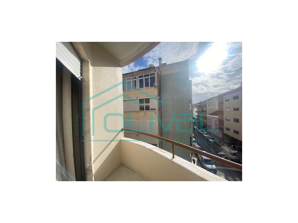 Apartamento T3 à venda em Alverca-24