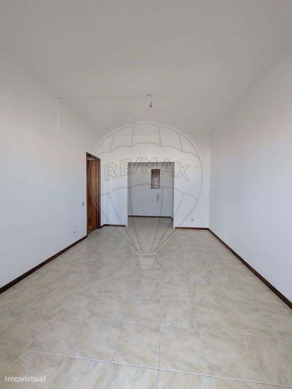 Apartamento T2 para arrendamento - Grande imagem: 2/15