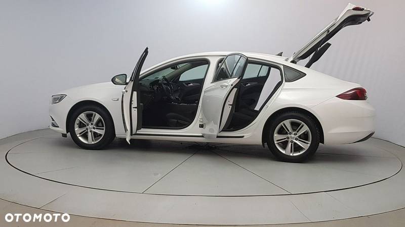 Opel Insignia - 12