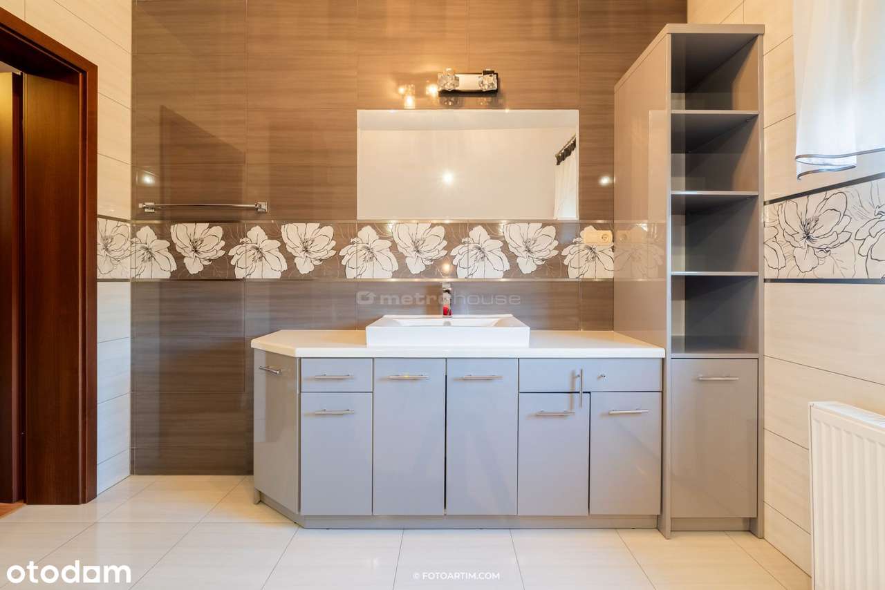 Komfortowy dom położony na obrzeżach miasta.-10