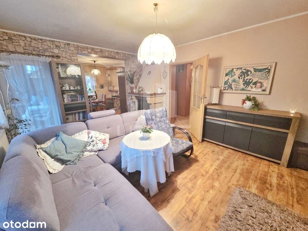 Dom w atrakcyjnej lokalizacji-11