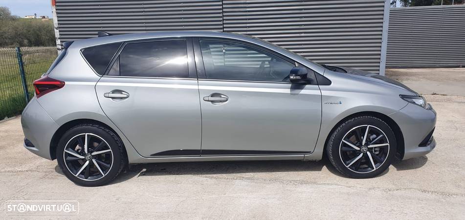 Toyota Auris 1.8 HSD Square Collection - 6