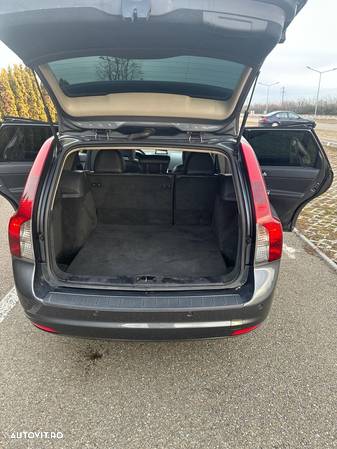 Volvo V50 1.6D DPF DRIVe - 11