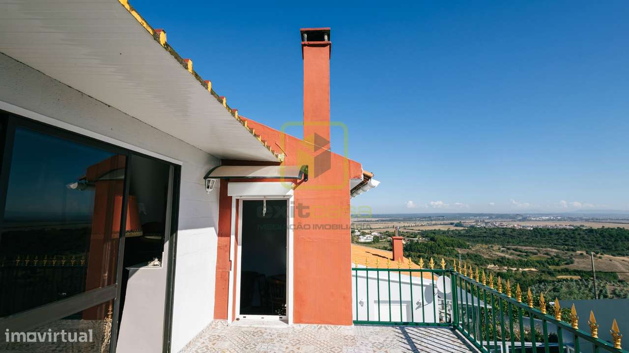 Moradia T4 com vistas deslumbrantes-33