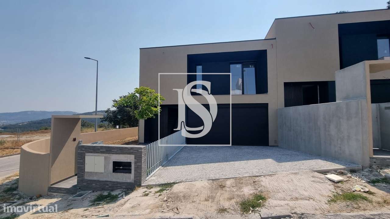 Vivendas T3 em banda situadas em Lanhoso- Póvoa de Lanhoso-19