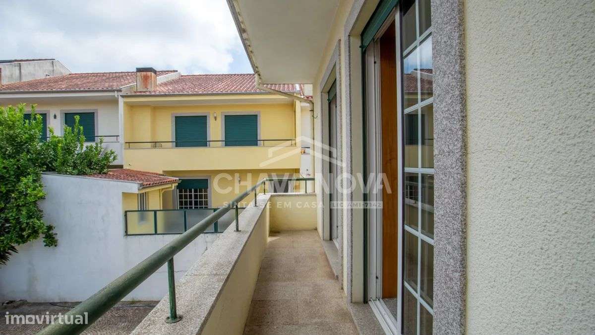 Moradia Geminada V3 c/ Jardim em Rio Meão-12