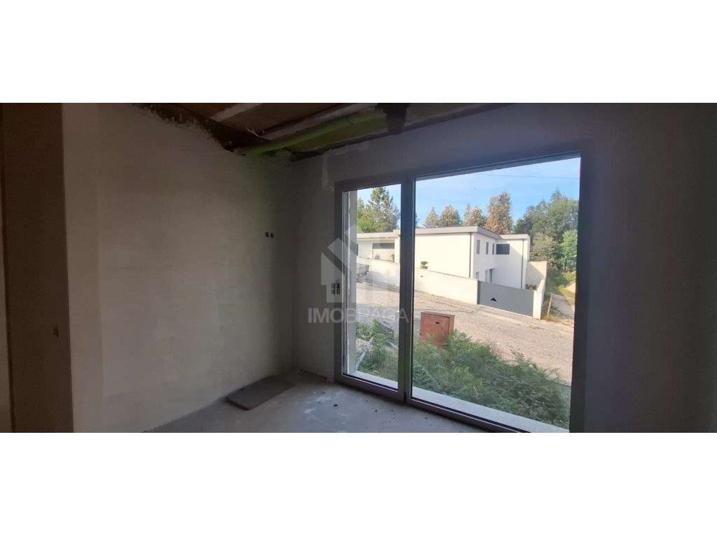 Moradia Geminada T3 Nova para Venda em Rendufinho - Póvoa de Lanhoso-15