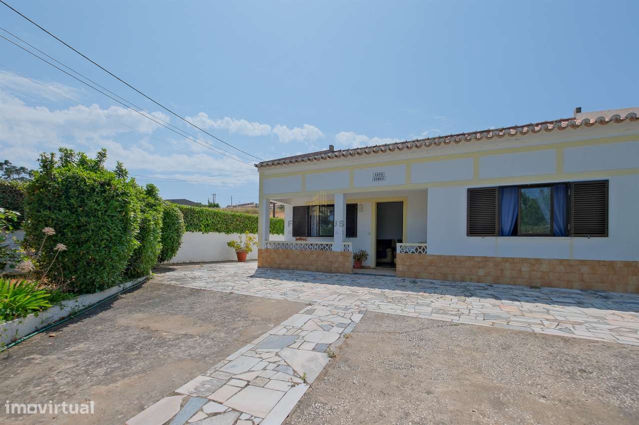 Moradia Térrea T3 com terreno de 8250m2 em Bordeira, Aljezur - Grande imagem: 4/37