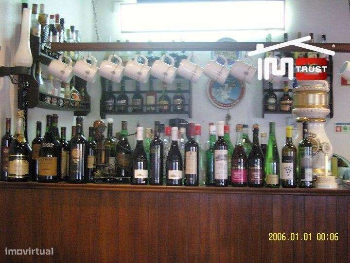 Prédio Habitacional Rés-do-Chão e 1º andar no Centro do Montijo - P...-6