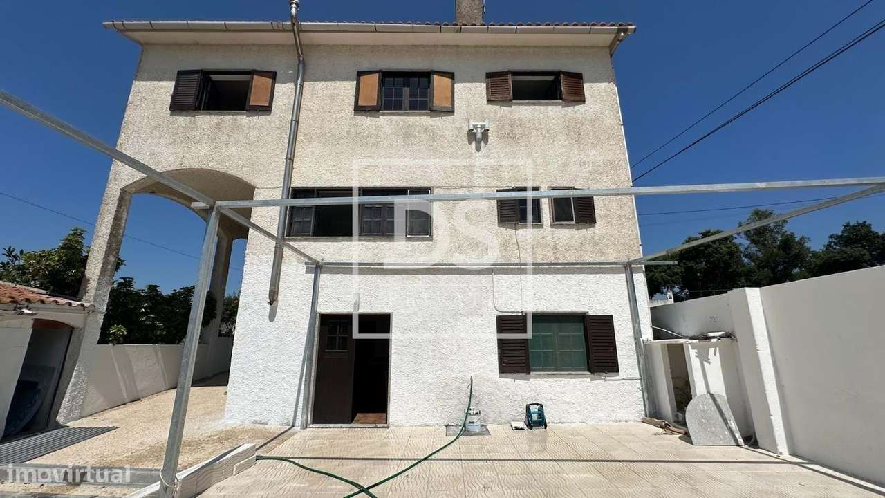 Moradia T4 com Terreno de +1500m² em Monte Redondo-13