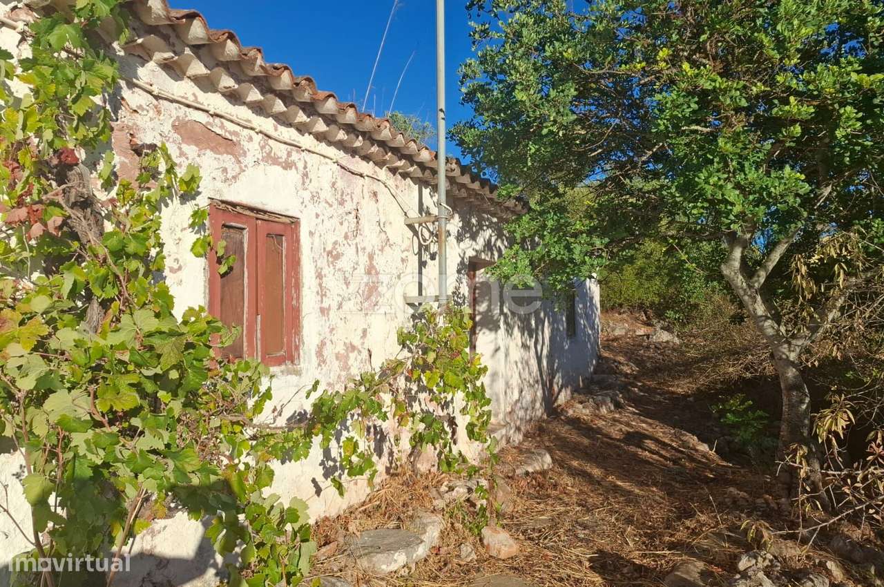 Moradia em Messines de Cima inserida em lote de 2.560m2. - Grande imagem: 3/32