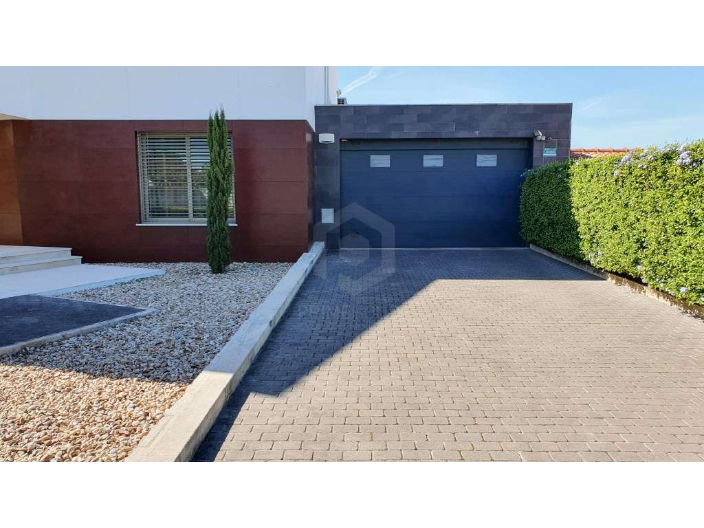 Moradia T5 Contemporânea na Arrábida - Elegância, Conforto e Exclus...-9