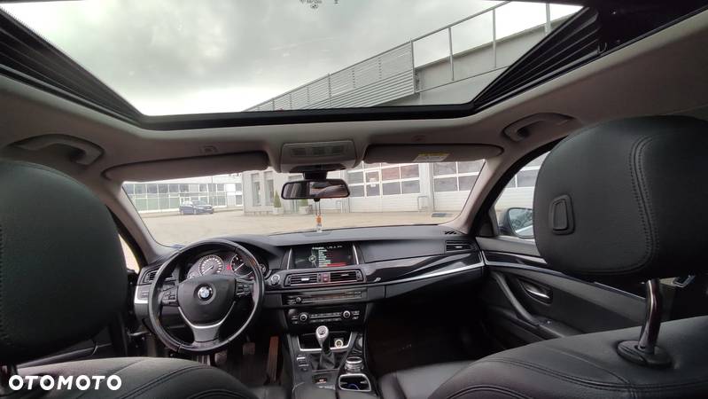 BMW Seria 5 518d Touring - 10