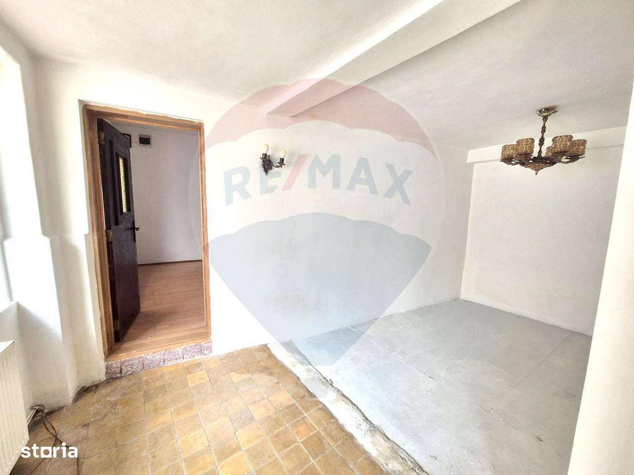 Casa de vanzare pretabila locuinta sau afacere | 13 Septembrie - Imagine principală: 4/14
