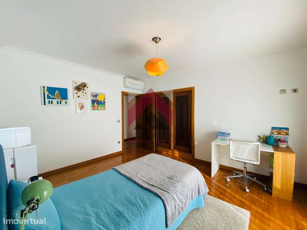 Moradia T6 Isolada na Palhaça-26