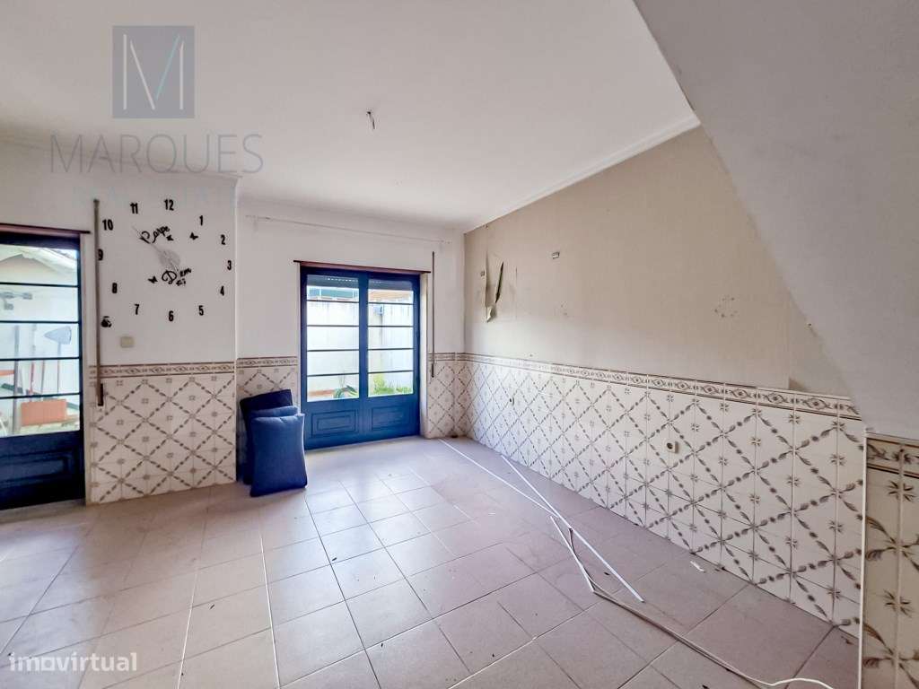 Prédio de Habitação e Comércio - Arruda dos Vinhos - Grande imagem: 5/13