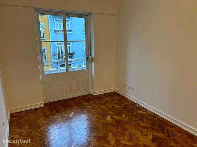 Apartamento T1 para Arrendamento – Entrecampos, Lisboa - Grande imagem: 4/8