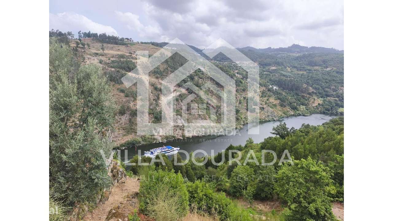 Casa com Terreno e vista sobre o Rio Douro-10