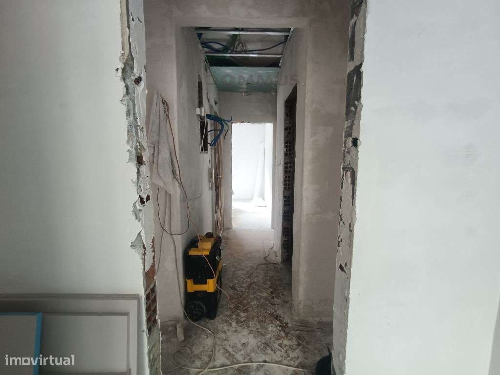 Apartamento T3 totalmente remodelado na Amadora-8