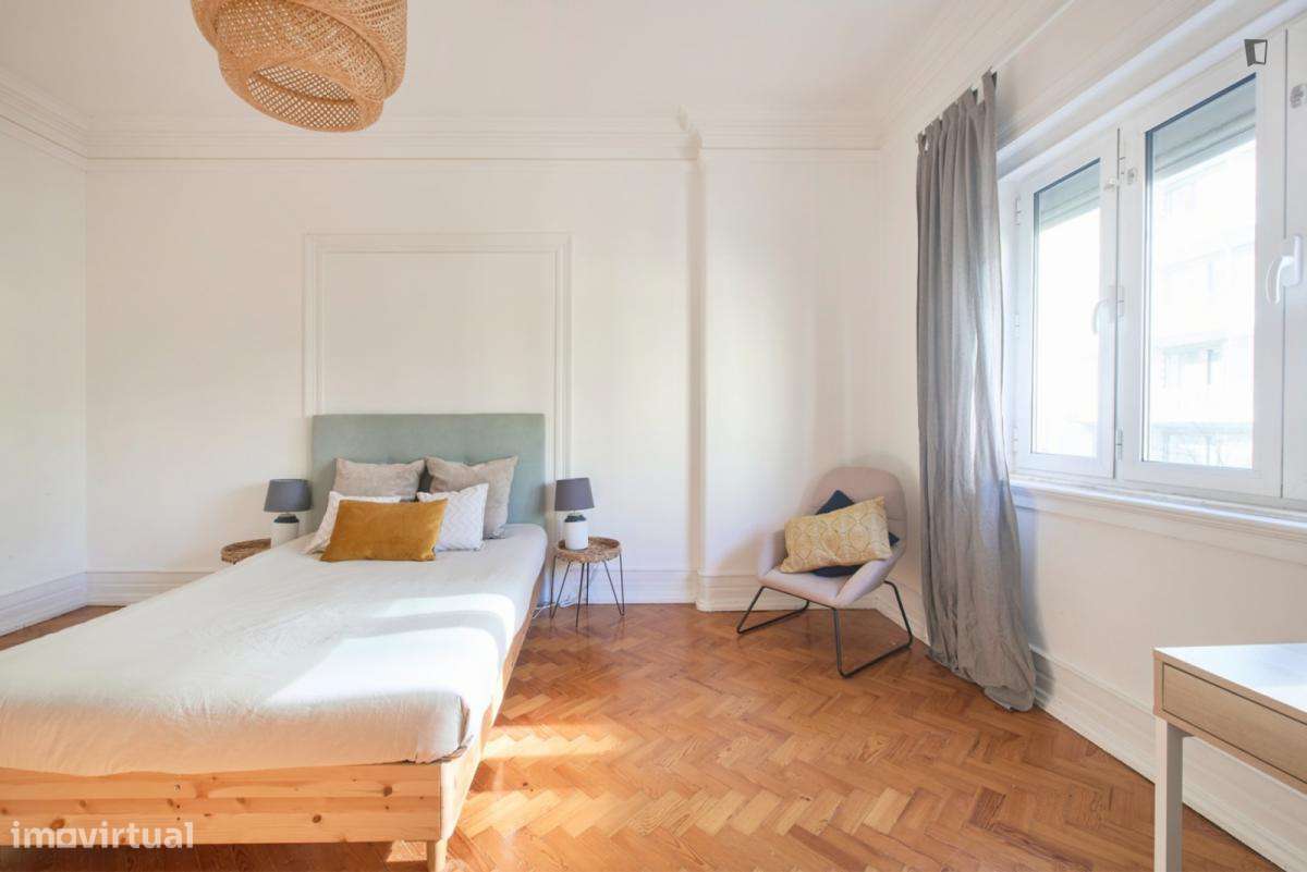 Quarto - localizado em Marquês de Pombal Lisbon - Grande imagem: 5/15
