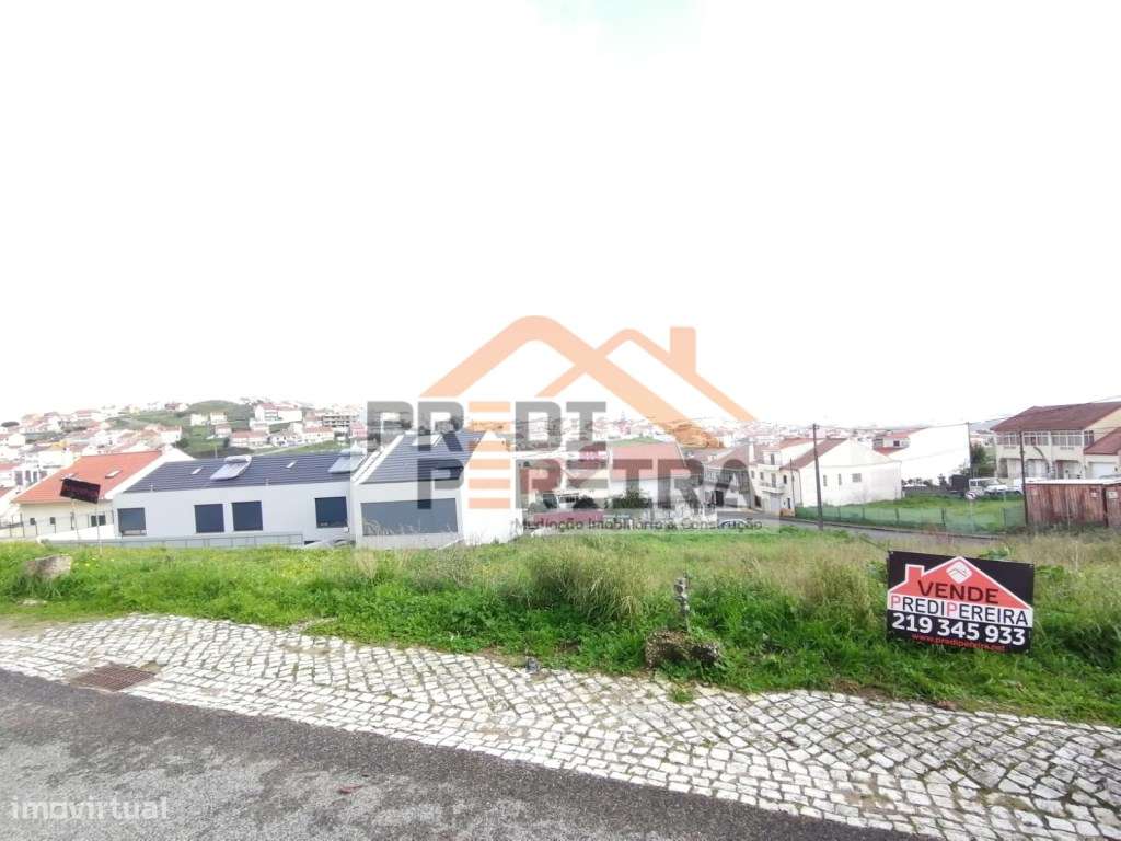 Lote de terreno urbano com 225 m2, para moradia geminada, composta ... - Grande imagem: 3/14
