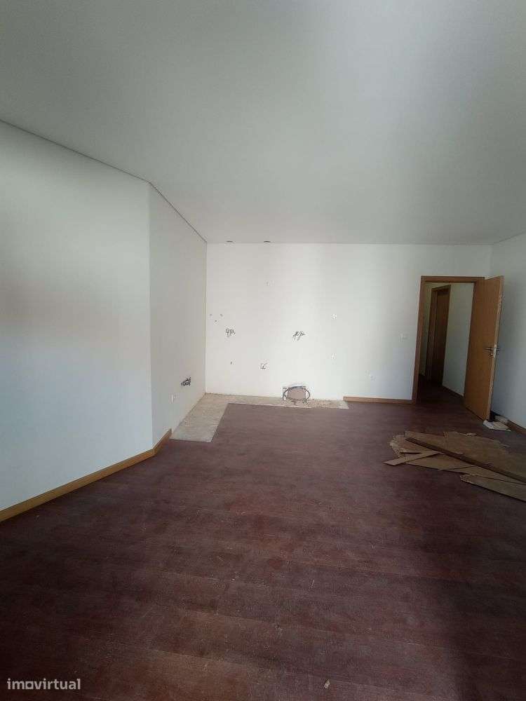 Moradia T3 totalmente remodelada em Pinheira da Bemposta-16