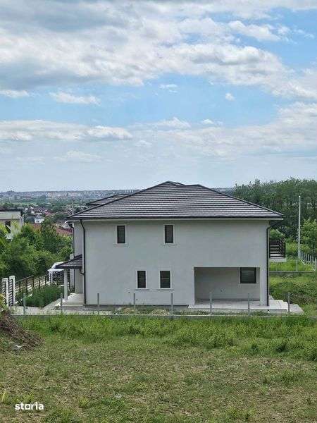 doua case cuplate sistem duplex Valea Mare Stefanesti Arges - Imagine principală: 4/8