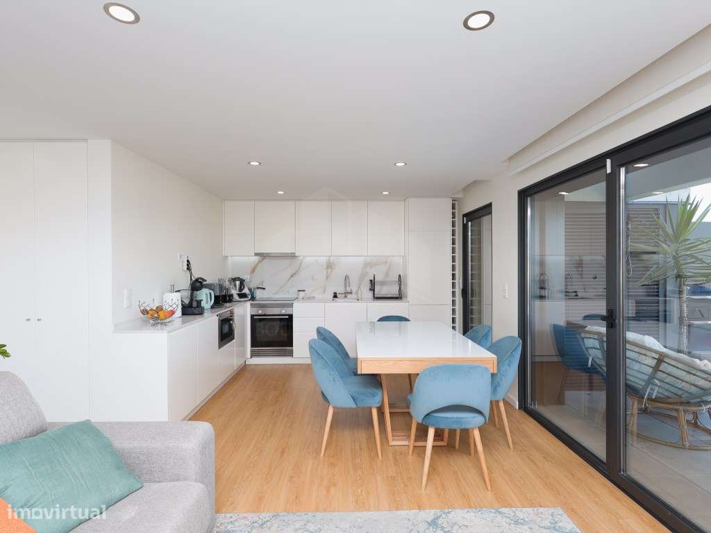 Apartamento T2 com Terraço - Último Piso - Parque da Lavandeira-8