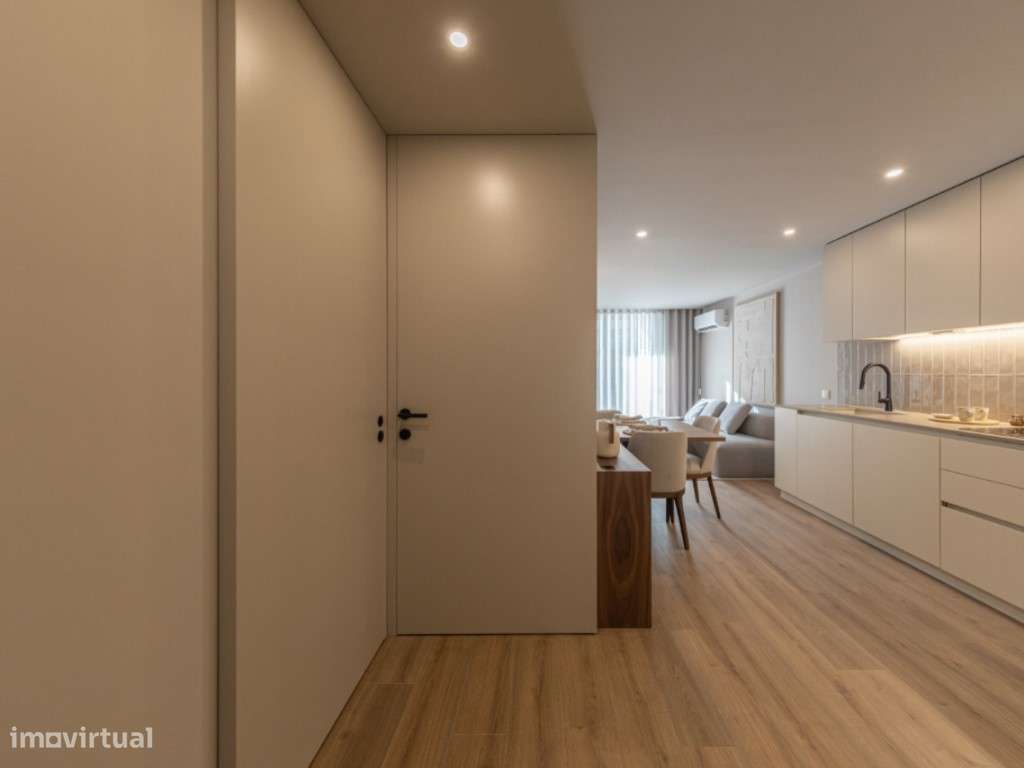 Apartamento T1 com Varanda em Edíficio Emblemático - Grande imagem: 3/39