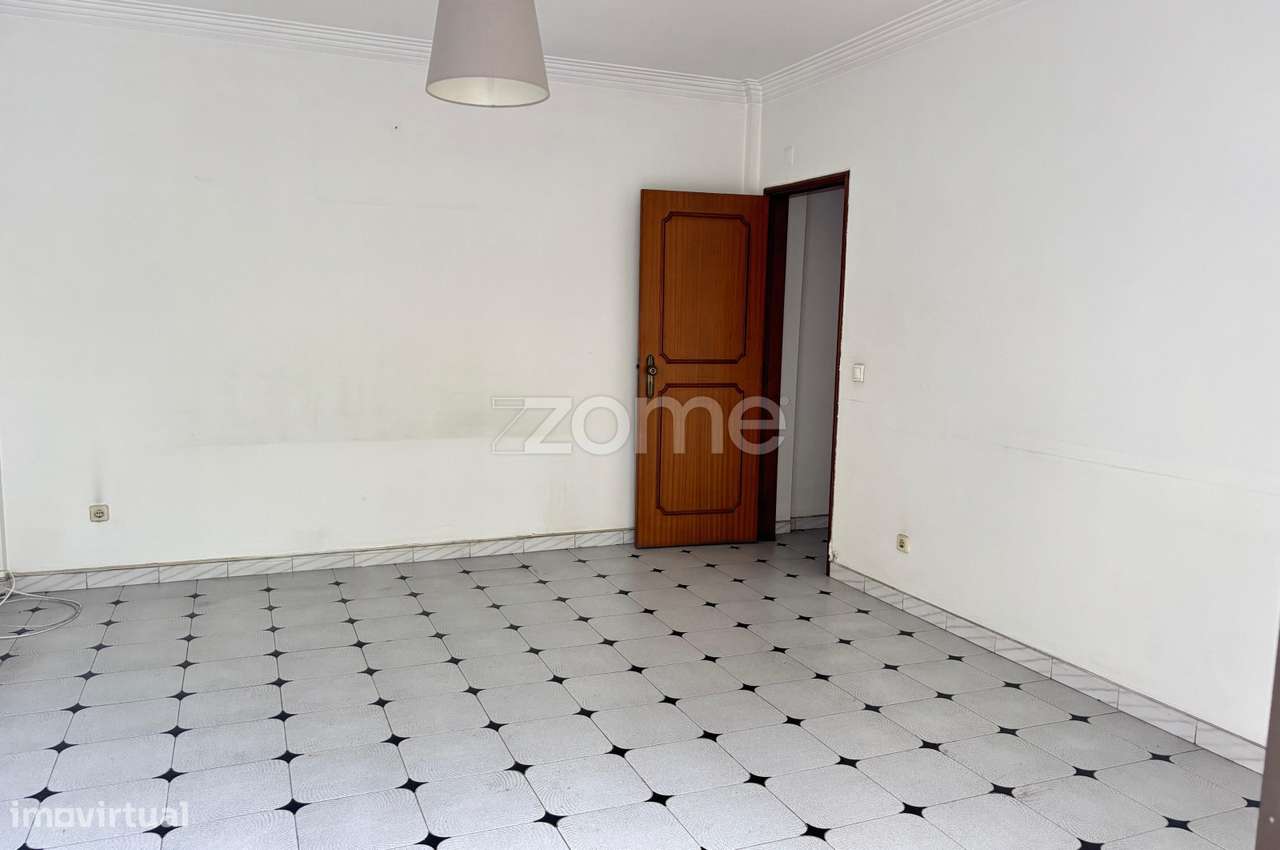 Apartamento T2 com Arrecadação na Rua da Liberdade - Grande imagem: 3/26