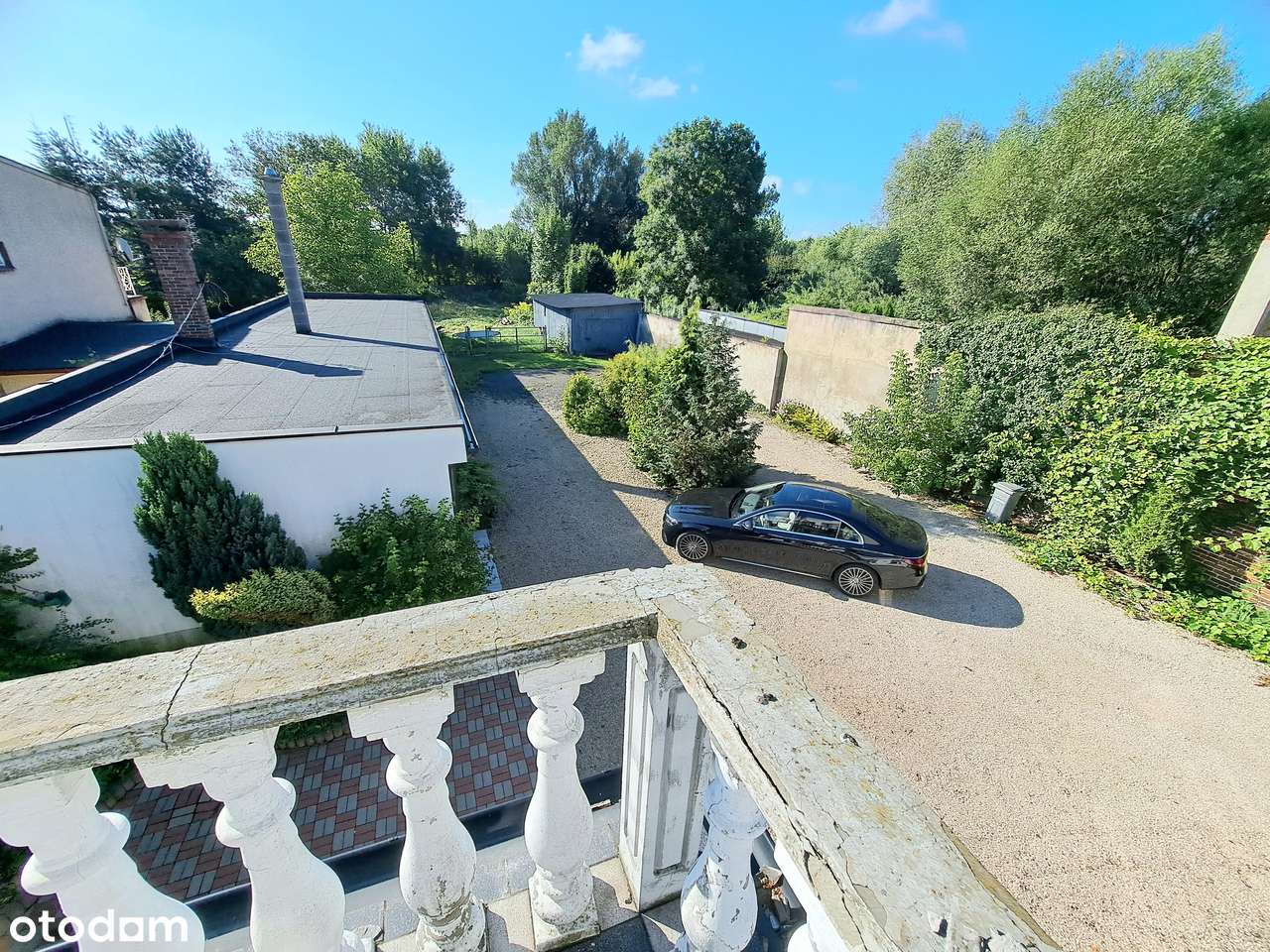 Przestronny dom z garażem i ogrodem w mieście-13