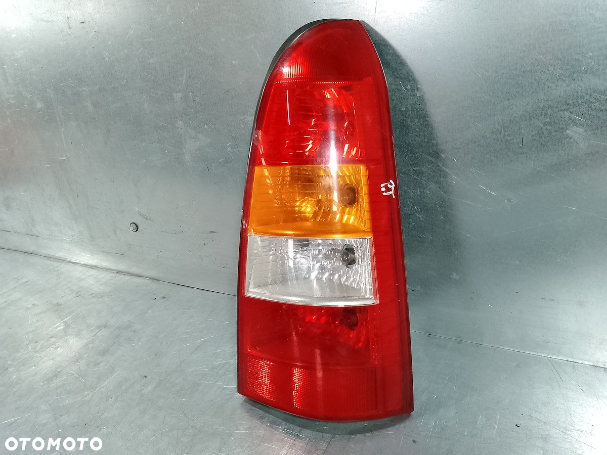 LAMPA TYLNA PRAWA OPEL ASTRA G KOMBI - 2