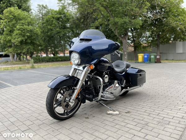 Harley-Davidson Touring Street Glide - 8